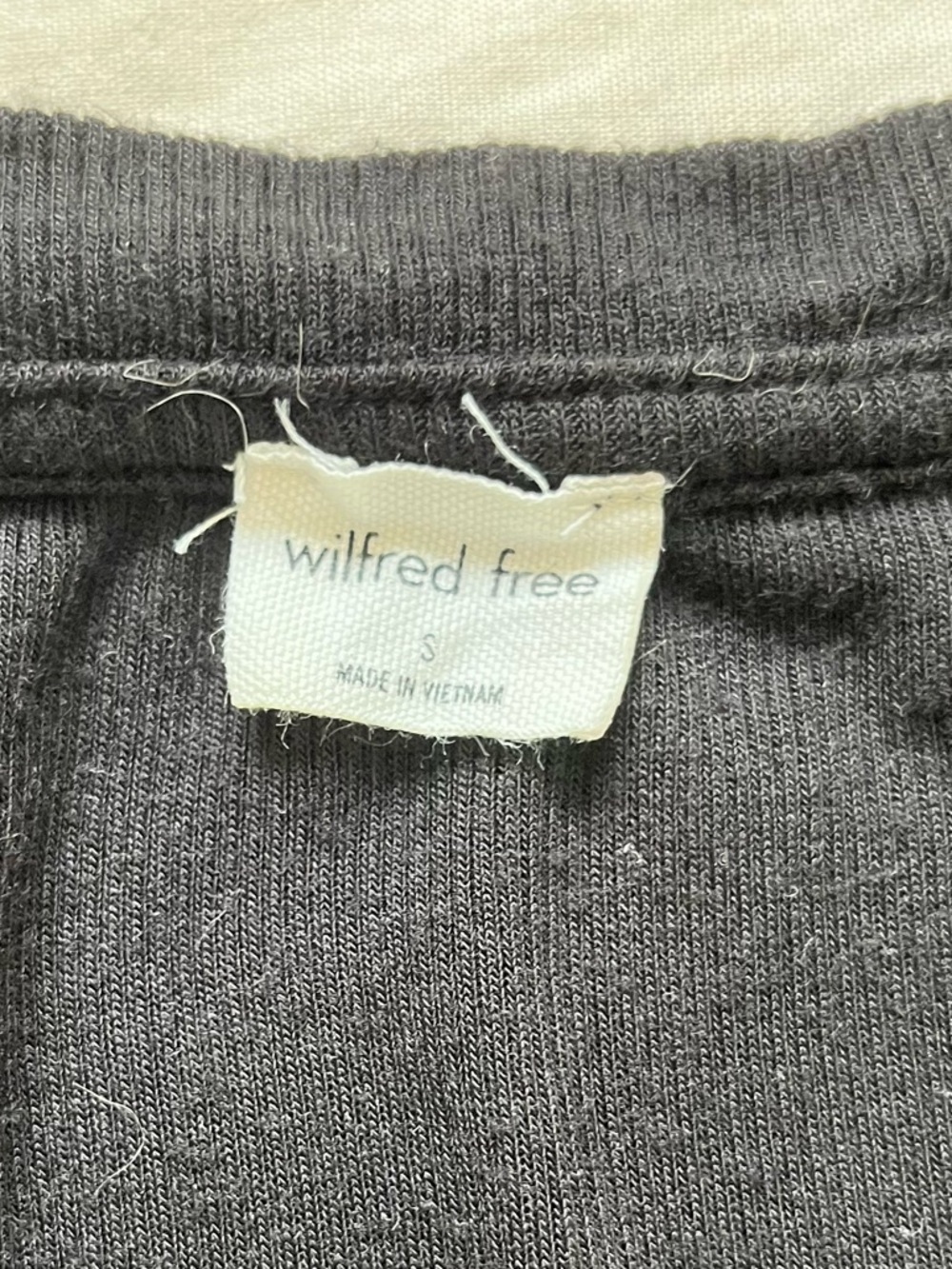 Aritzia Wilfred Free⎜LEONIS T-SHIRT⎜BLACK - Picture 10 of 12